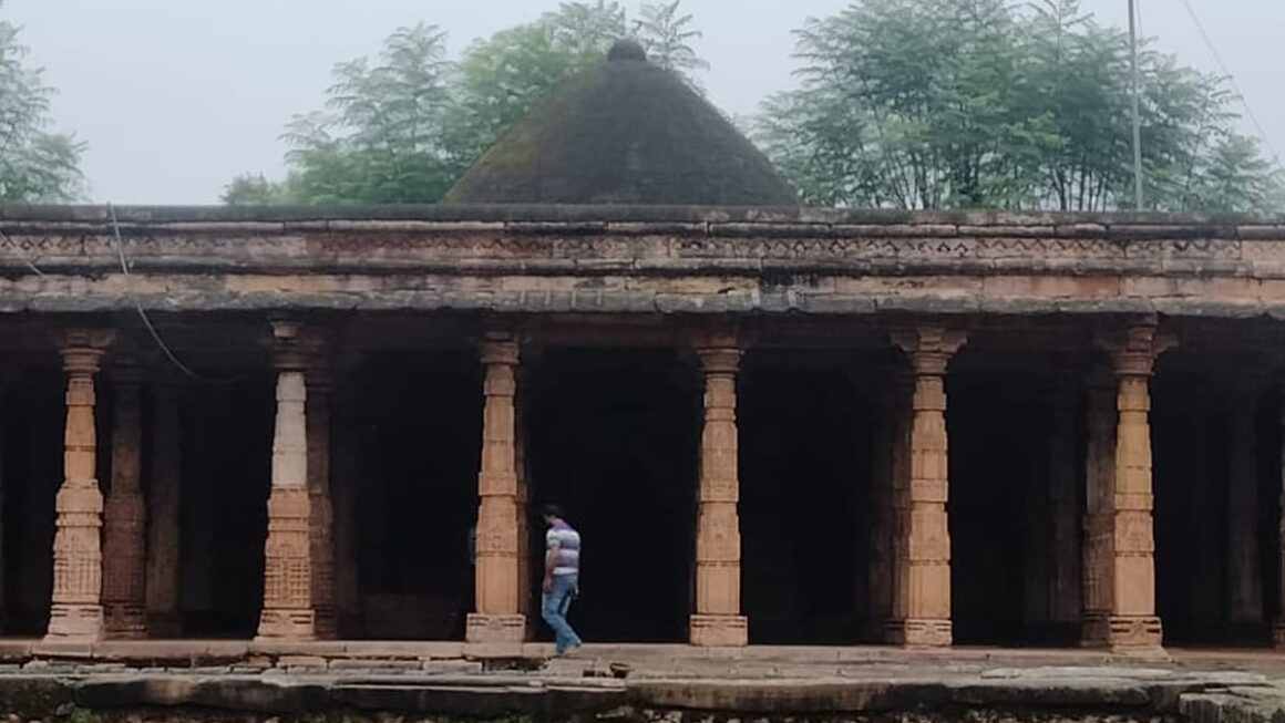 मध्य प्रदेश के धार जिले में शुरू हुआ भोजशाला-कमल मौला मस्जिद कॉम्पलेक्स का सर्वे