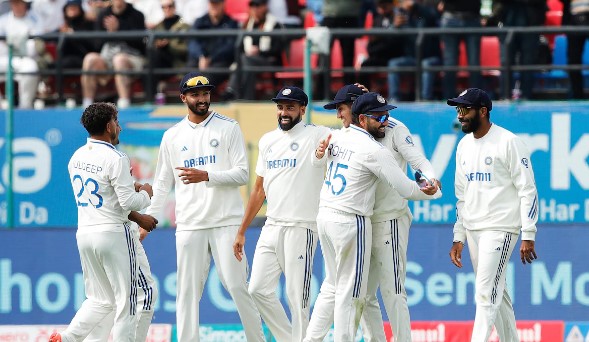 आखिरी टेस्ट मैच में भारत ने इंग्लैंड को पारी और 64 रन से हराया, 4-1 से सीरीज की अपने नाम