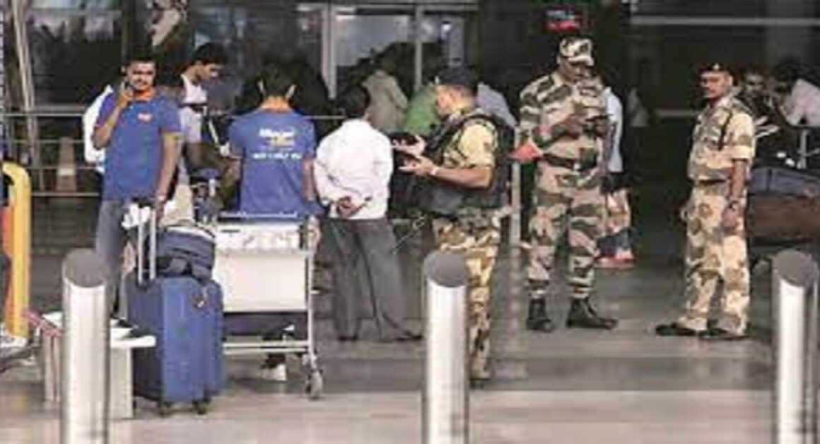 वाराणसी समेत इन 30 एयरपोर्ट को मिली बम से उड़ाने की धमकी,बढ़ाई गई सुरक्षा