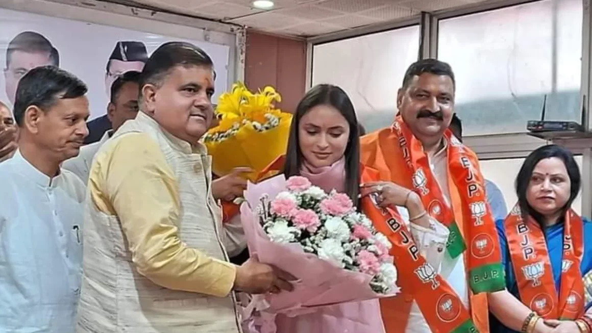 भाजपा में शामिल हुई पूर्व कैबिनेट मंत्री हरक सिंह की बहू और मॉडल अनुकृति गुसाईं