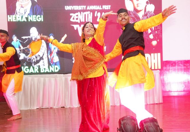 एसजीआरआरयू जैनिथ 2024 – सुनिधि चौहान की गायकी पर झूमने को हो जाएं तैयार