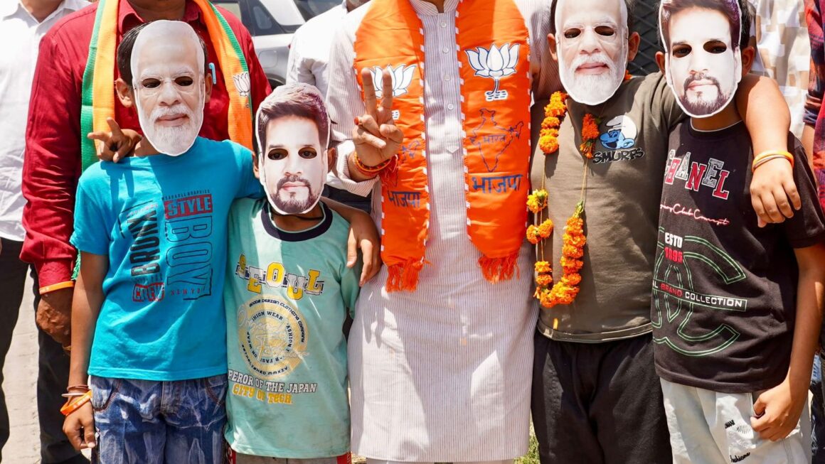 स्वाति मालीवाल मामले में बोले अनुराग ठाकुर, शीशमहल में महिला सांसद पर लात-घूँसे पर इंडी अलायंस की चुप क्यों