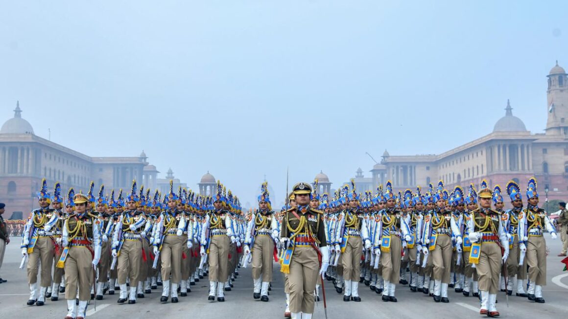 प्रधानमंत्री ने केंद्रीय रिजर्व पुलिस बल कर्मियों को स्थापना दिवस पर शुभकामनाएं दीं