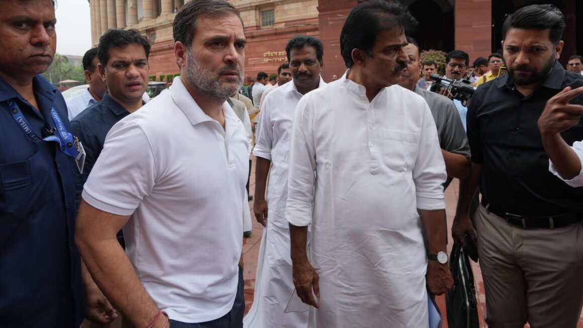 राहुल गांधी ने की लोकसभा में NEET पर चर्चा की मांग, बोले- संसद से देश को एक संदेश..