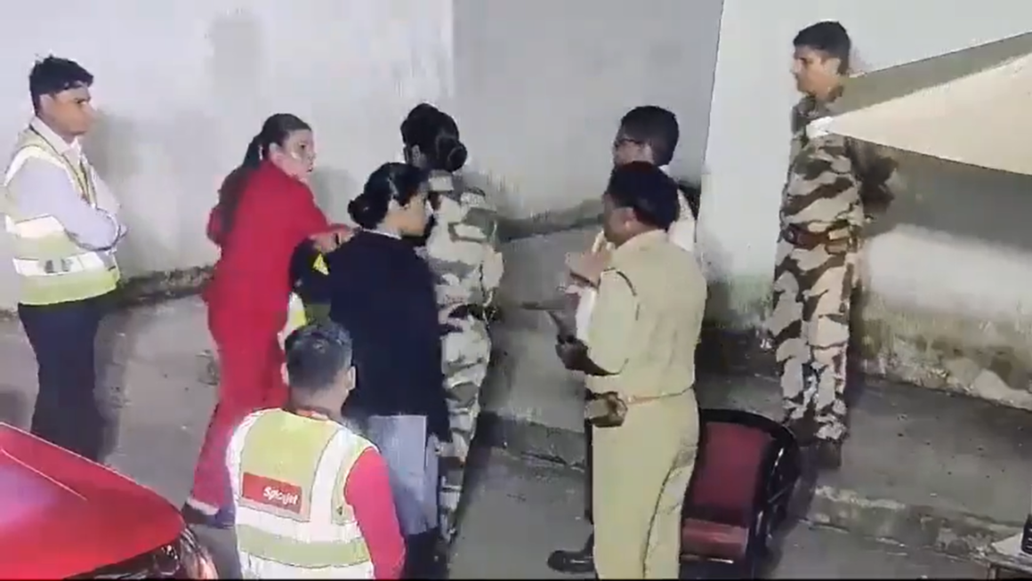 राजस्थान- सीआईएसएफ अधिकारी को स्पाइसजेट एयरलाइंस की महिला कर्मचारी ने मारा थप्पड़