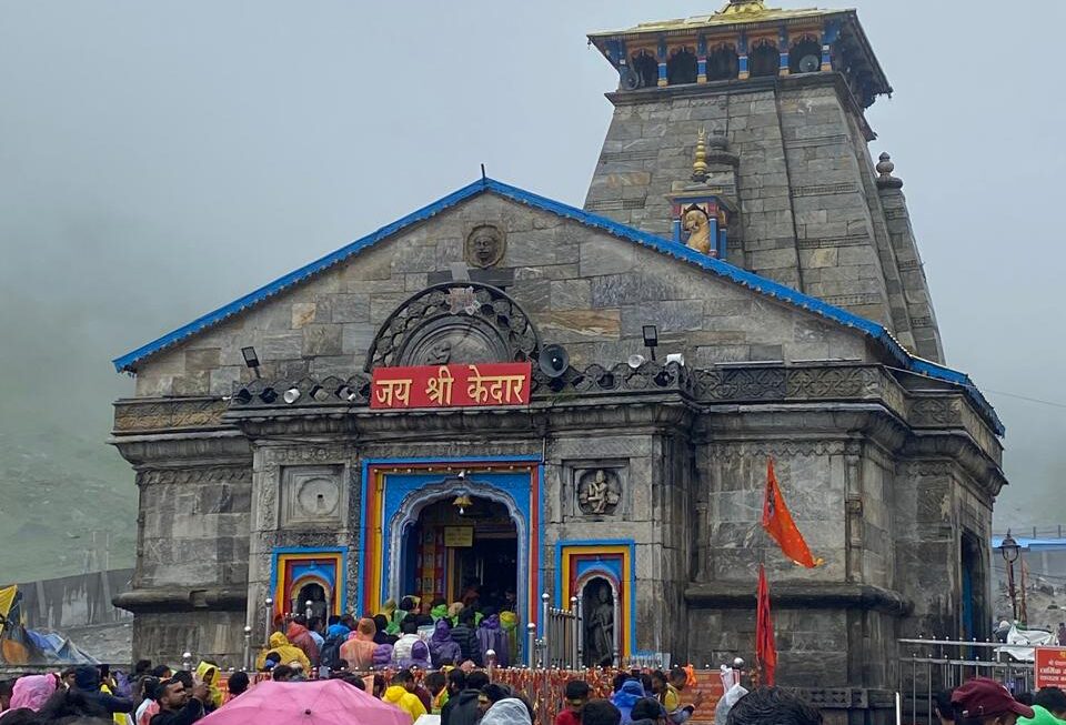 बड़ी संख्या में जलाभिषेक के लिए केदारनाथ धाम पहुंचे कांवड़िए