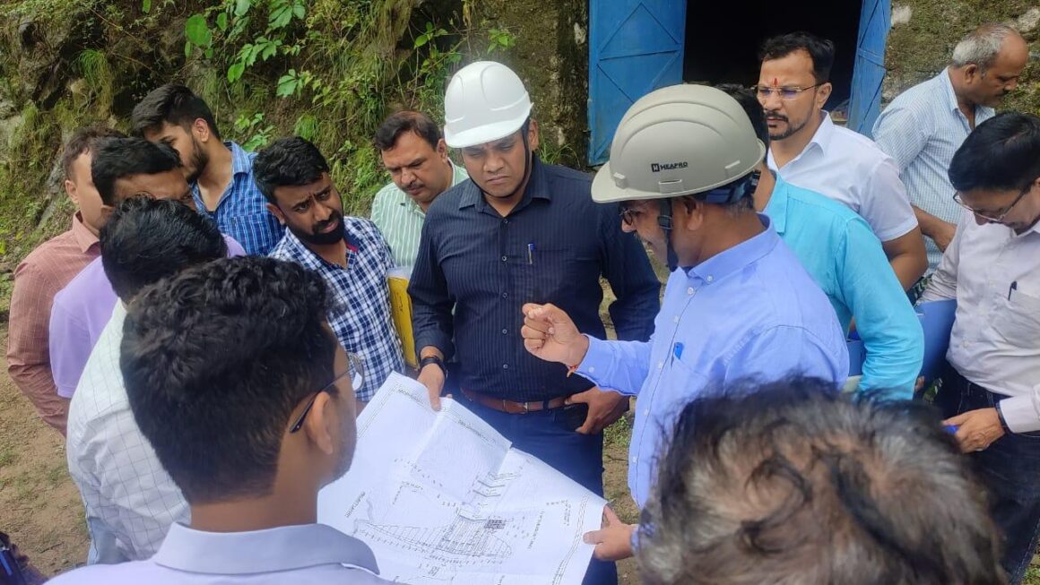 सिंचाई सचिव ने किया जमरानी बांध परियोजना का स्थलीय निरीक्षण