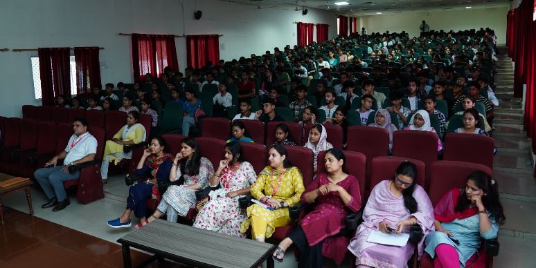 एसजीआरआरयू में राष्ट्रीय एंटी -‘रैगिंग डे’ पर विभिन्न कार्यक्रमों का आयोजन