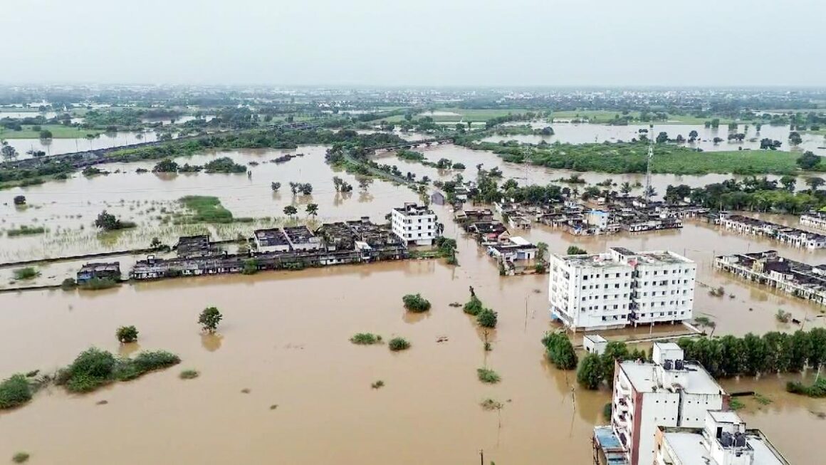 गुजरात के कच्छ जिले के लखपत में रहस्यमयी बुखार से 15 लोगों की मौत