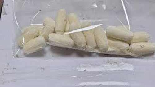 Major action by DRI, a suspect arrested with 3496 grams of cocaine at Mumbai airport