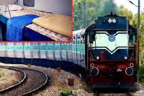 Indian Railways: Union Railway Minister makes a big disclosure on the cleaning of blankets and sheets of AC coaches