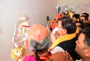 सीएम धामी ने कालू सिद्ध मंदिर में की पूजा-अर्चना