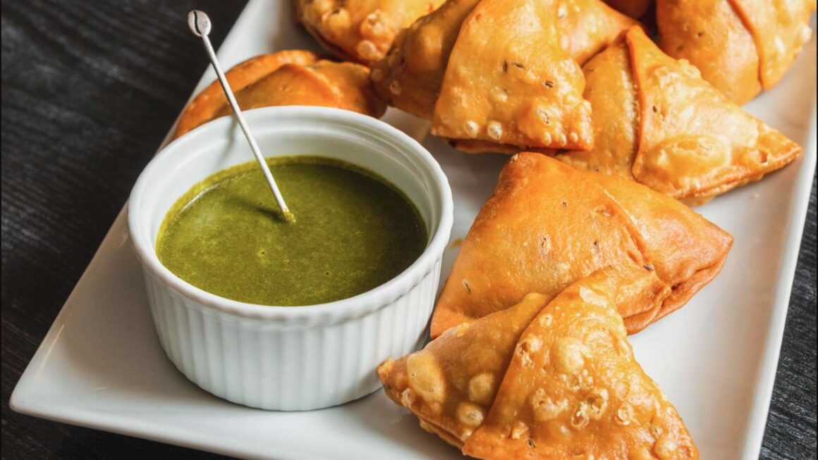 क्या आप भी करते हैं समोसे का अधिक सेवन, अगर हां, तो जान लीजिये इसके नुकसान