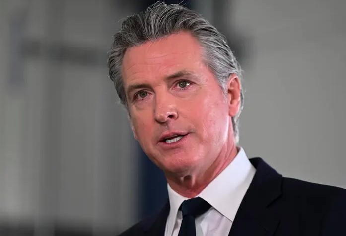 रेडिस्ट्रिक्टिंग विवाद गरमाया, कैलिफोर्निया के गवर्नर ने ट्रंप को दी “सेकंड-टू-लास्ट वॉर्निंग”