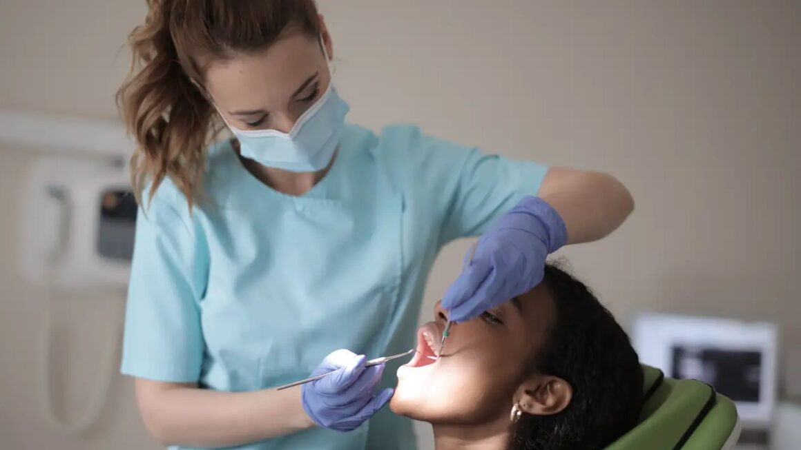 मुंह के छोटे-छोटे छालों को न करें नजरअंदाज, हो सकते हैं ओरल कैंसर के संकेत