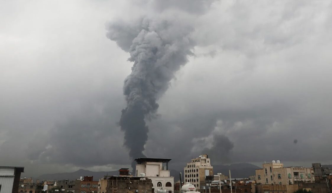 यमन की राजधानी सना में इस्राइल के हवाई हमले में 9 की मौत, कई घायल