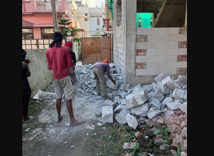 एमडीडीए की बड़ी कार्रवाई– कांवली रोड पर अवैध व्यावसायिक निर्माण ध्वस्त