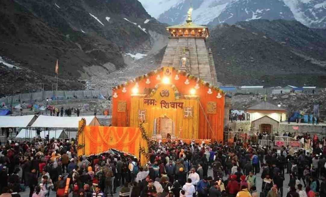 भाई दूज के पावन अवसर पर शीतकाल के लिए बंद हुए केदारनाथ धाम के कपाट