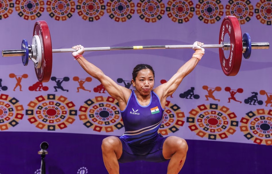 मीराबाई चानू ने विश्व भारोत्तोलन चैंपियनशिप में जीता रजत पदक