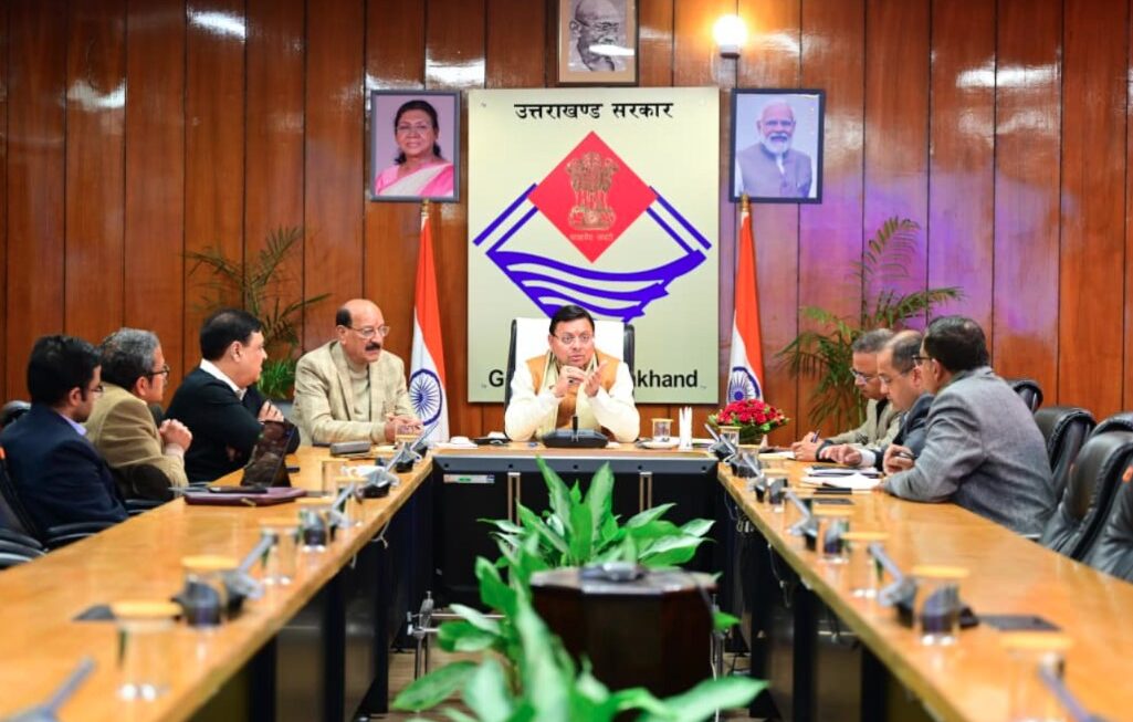 जंगली जानवरों के खतरे वाले क्षेत्रों में बच्चों के लिए एस्कॉर्ट की व्यवस्था की जाए- सीएम धामी