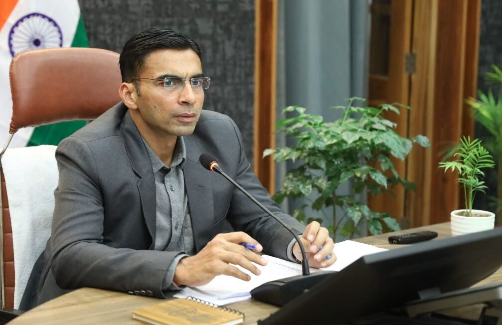 जर्जर स्कूलों की पहचान व ध्वस्तीकरण की प्रक्रिया तेज, डीएम ने दिए सख्त निर्देश