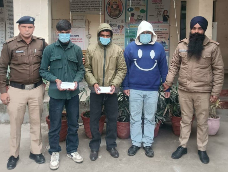 पटेलनगर में मोबाइल चोरी की घटना का दून पुलिस ने किया खुलासा, तीन आरोपी गिरफ्तार