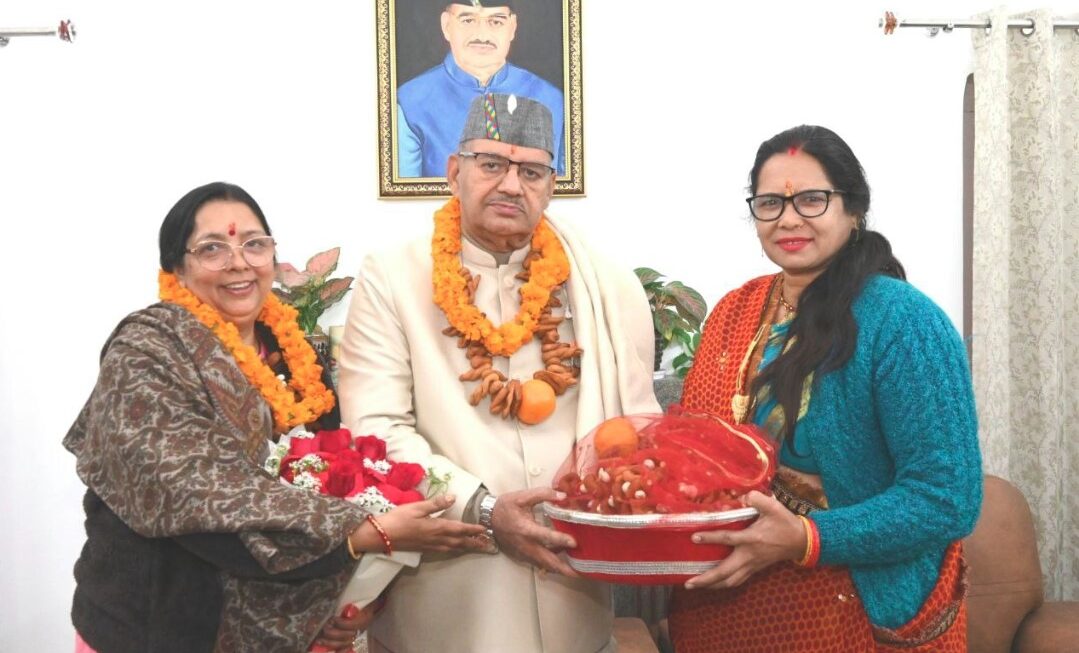 घुघुतिया त्यार व मकर संक्रांति पर कुर्मांचल परिषद के सदस्यों ने गणेश जोशी को दी शुभकामनाएं