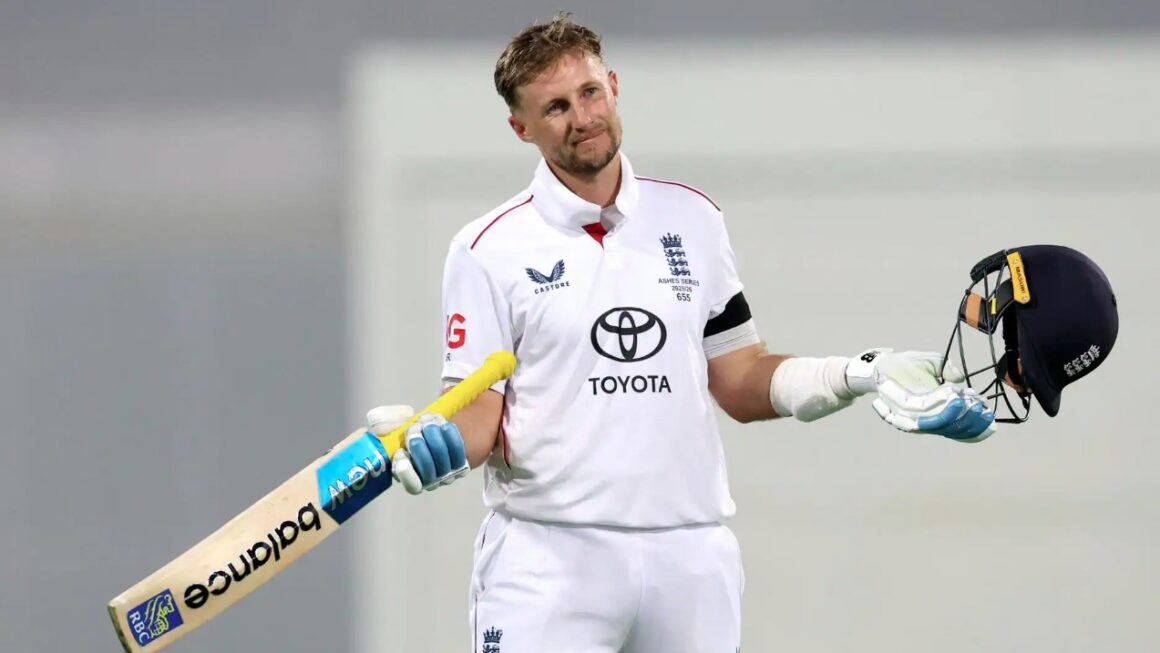 जो रूट ने रचा इतिहास- टेस्ट क्रिकेट में 41 शतक लगाकर रिकी पोंटिंग की बराबरी की