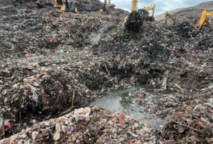 इंडोनेशिया में बड़ा हादसा, भारी बारिश के कारण कचरे का विशाल ढेर ढहा, पांच लोगों की मौत