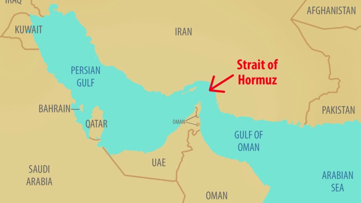 ईरान का बड़ा कदम, होर्मुज जलडमरूमध्य से गुजरने वाले जहाजों से वसूलेगा 20 लाख डॉलर