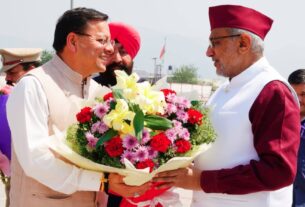 मुख्यमंत्री धामी ने उपराष्ट्रपति सी. पी. राधाकृष्णन का जॉलीग्रांट एयरपोर्ट पर किया स्वागत