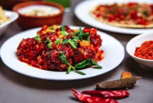 क्या आप भी खाते हैं ज्यादा तीखा और मसालेदार खाना? अगर हां, तो जान लीजिये इसके नुकसान