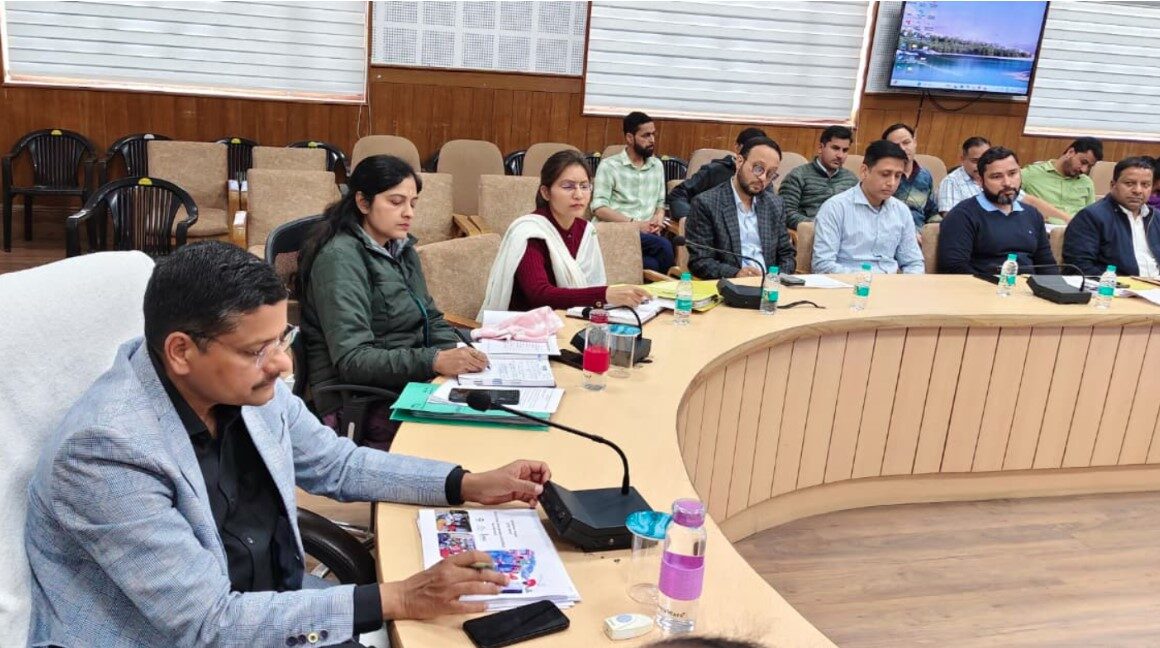 विकास कार्यों में समन्वय और पारदर्शिता पर जोर, आजीविका योजनाओं को गति देने के निर्देश