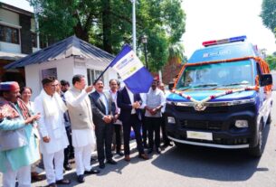 मुख्यमंत्री धामी ने जनहित के लिए प्रदान की गई 4 अत्याधुनिक एम्बुलेंस का किया फ्लैग ऑफ