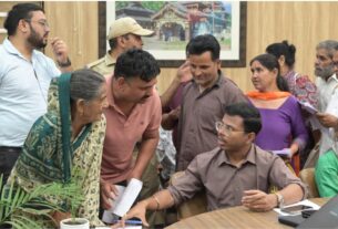 जनता दरबार में उमड़ी फरियादियों की भीड़, 201 शिकायतों पर प्रशासन ने की त्वरित सुनवाई
