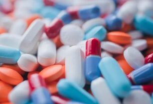 कोटद्वार में नकली दवाईयों के कारोबार में लिप्त एक अवैध फैक्ट्री सील