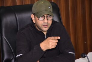 गंगोत्री-यमुनोत्री मार्ग पर बिना फिटनेस और ओवरलोड वाहनों पर कसेगा शिकंजा, DM के सख्त निर्देश
