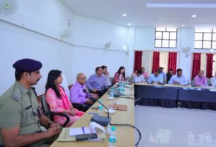 आयुक्त गढ़वाल मंडल ने अधिकारियों के साथ की समन्वय एवं परिचयात्मक बैठक
