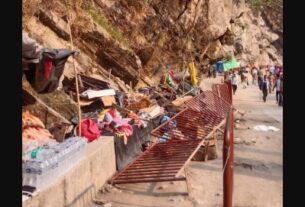 सोनप्रयाग के पास हनुमान मंदिर मार्ग पर पत्थर गिरने से हादसा, एक की मौत, एक गंभीर घायल