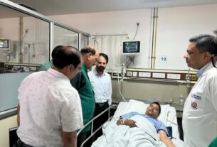 पैनेसिया हॉस्पिटल अग्निकांड- स्वास्थ्य मंत्री सुबोध उनियाल ने जाना मरीजों एवं घायल पुलिसकर्मियों का हाल
