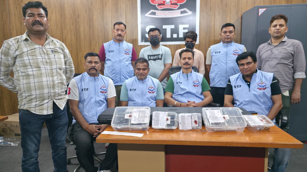 फर्जी हथियार लाइसेंस रैकेट पर एसटीएफ का बड़ा प्रहार, दो आरोपी गिरफ्तार
