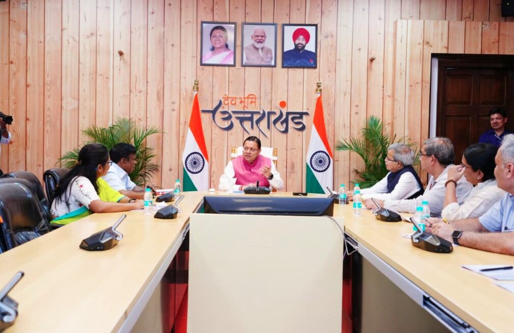 मुख्यमंत्री धामी से रेलवे बोर्ड के चेयरमैन सतीश कुमार के नेतृत्व में एक प्रतिनिधिमंडल ने की भेंट