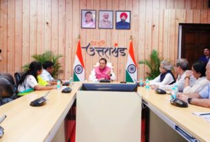 मुख्यमंत्री धामी से रेलवे बोर्ड के चेयरमैन सतीश कुमार के नेतृत्व में एक प्रतिनिधिमंडल ने की भेंट