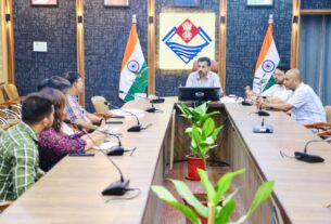 डीएम ने की ई-आफिस प्रगति समीक्षा, तकनीकी समस्याओं के शीघ्र समाधान के दिए निर्देश