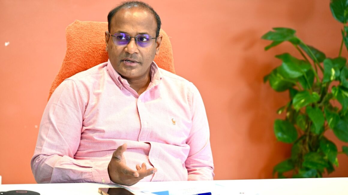 मुख्य निर्वाचन अधिकारी ने जिलाधिकारियों के साथ बैठक कर SIR पर की समीक्षा