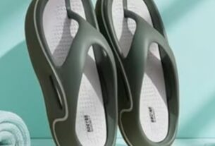 Monsoon Footwear Tips: बारिश में जूतों को रखना है सुरक्षित, तो चुनें सही वाटरप्रूफ फुटवियर