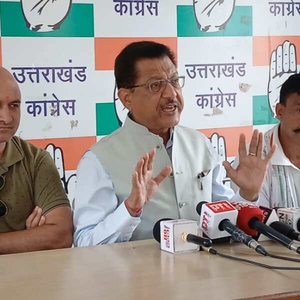 बदरीनाथ धाम के चढ़ावा चोरी पर जवाब दे सरकार- कांग्रेस