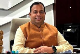 चढ़ावा चोरी मामले में कांग्रेस पर बरसे हेमंत द्विवेदी, बोले- राजनीति कर रहे गणेश गोदियाल