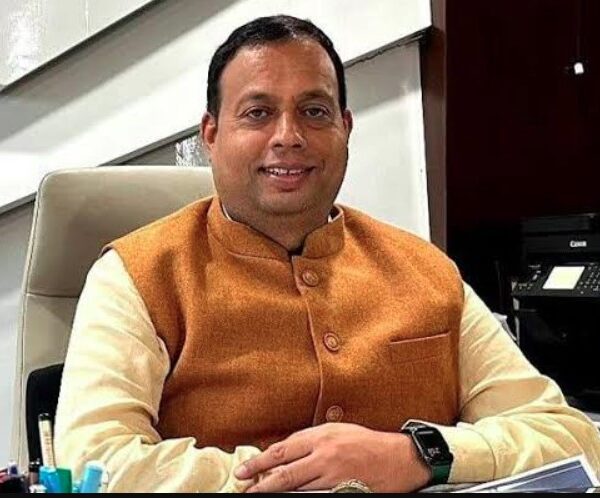 चढ़ावा चोरी मामले में कांग्रेस पर बरसे हेमंत द्विवेदी, बोले- राजनीति कर रहे गणेश गोदियाल