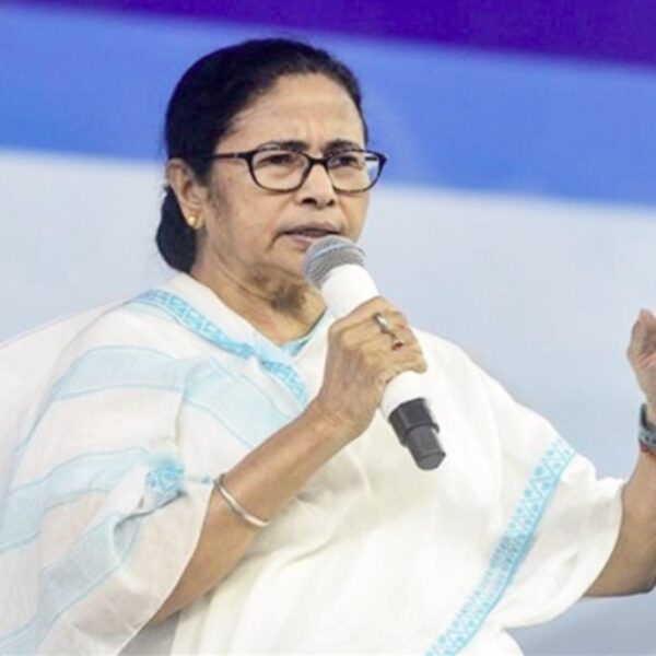 ‘टीएमसी को खत्म करना है तो पहले मुझे मारना होगा’- ममता बनर्जी
